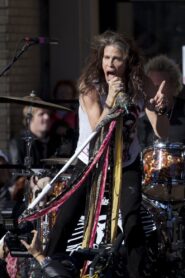 Aerosmith: Live at 1325 Commonwealth Ave. 2012 on netflix